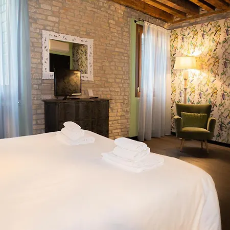 Rigoletto Charm Bed and Breakfast 3*